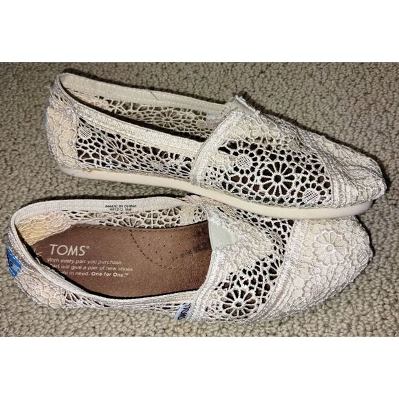 Women’s Toms Alpargata – Natural Moroccan Crochet (Size 6) - Picture 3 of 6